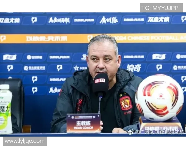 赛后分析广州与武汉足球队的战术意识与表现对比