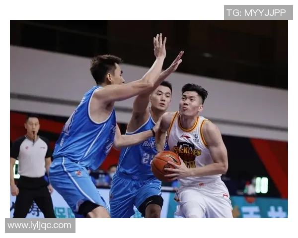 深圳篮球队在精英赛中的灵活性表现分析与战术探讨 深圳篮球队在精英赛中的灵活性表现分析与战术探讨